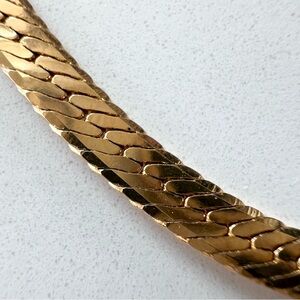 ⭐️ Vintage Gold Tone Herringbone Chain Necklace